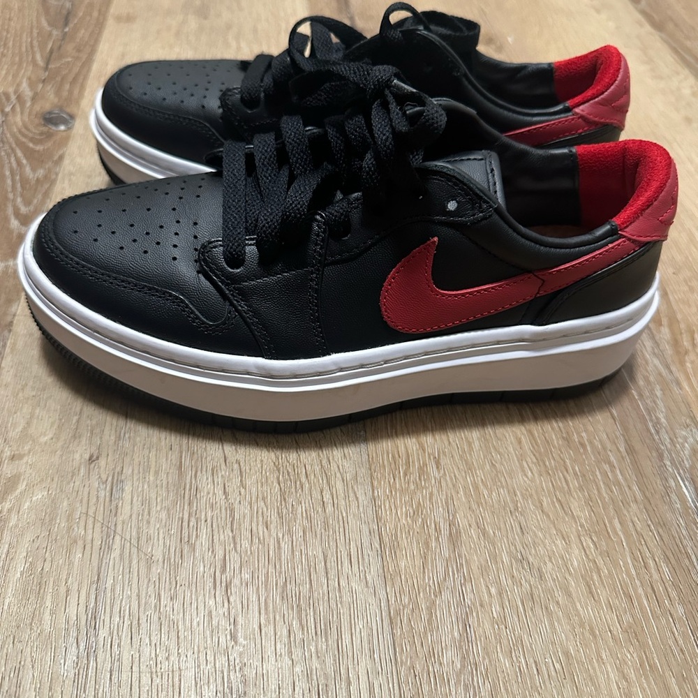 Nike Black and Red Women's Sneakers